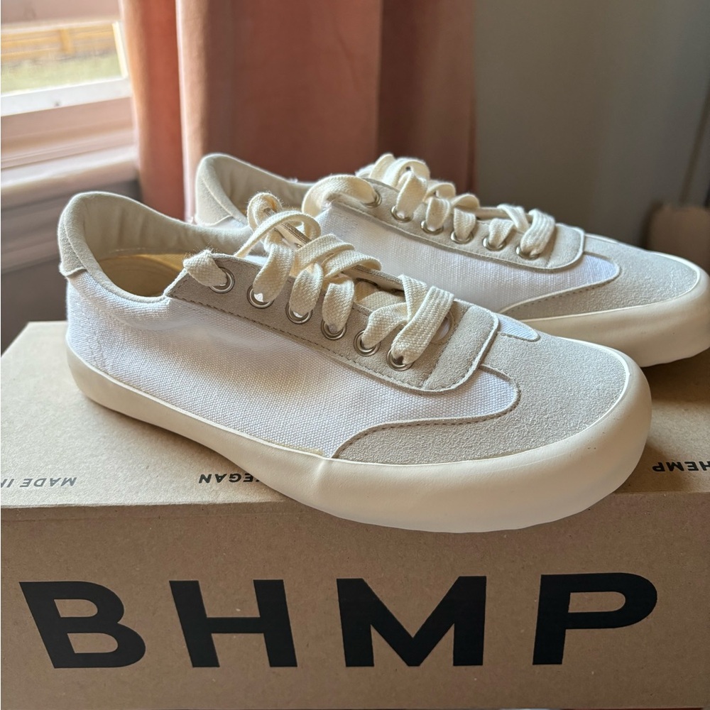 Barefoot Women’s Canvas Sneaker